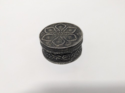 Silver tone vintage flower - vintage,